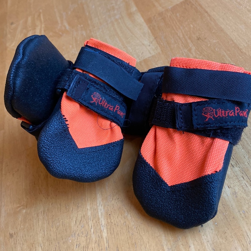 Ultra Paws waterproof boots like new